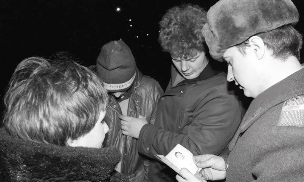 Проверка документов, 1984 год, Москва Проверка документов на улице в 1984 году
