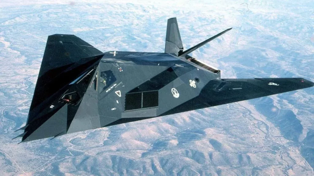 Самолет-невидимка, сделанный по технологии "стеллс" Самолет F-117