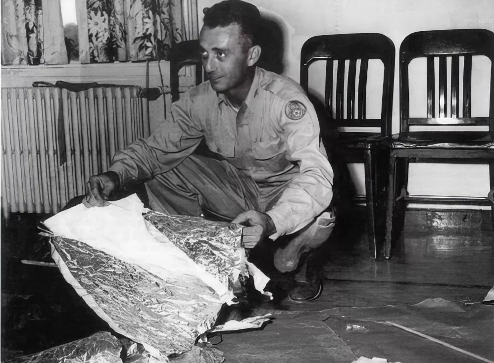 Обломки "метеозонда" в 1947 году Обломки неопознанного объекта в 1947 году