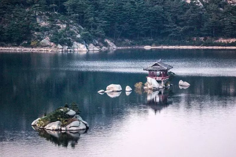 Лагуна курорта Кымгансан Виды на курорте Кымгансан