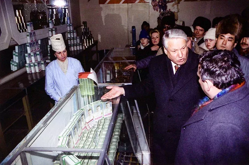Ельцин в московском магазине Магазинная инспекция Бориса Ельцина