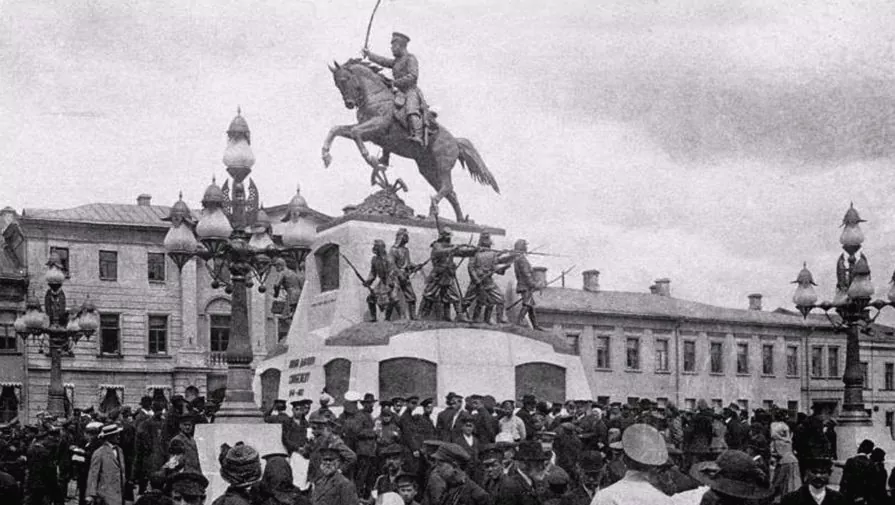 Конная статуя Скобелева