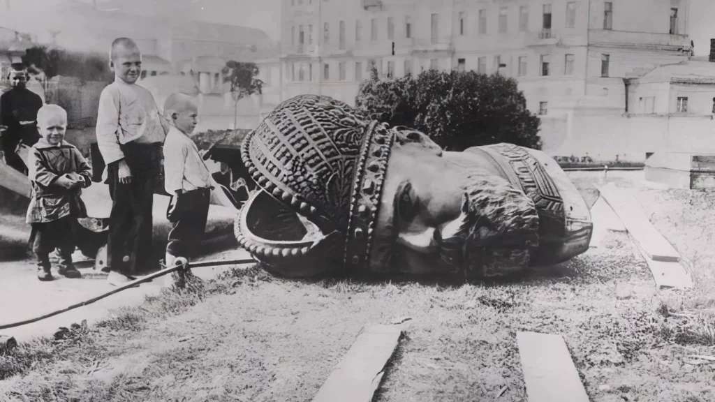 Демонтаж Александра III