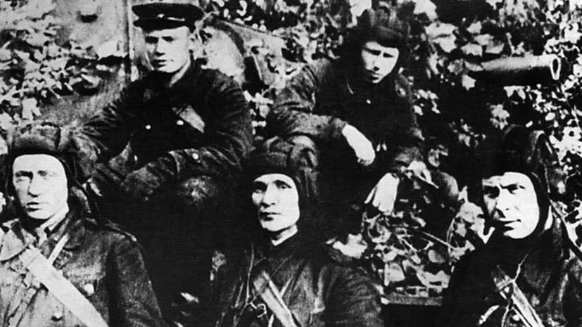 Экипаж Зиновия Колобанова Экипаж КВ-1 Зиновия Колобанова