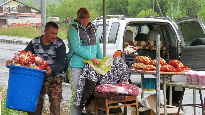 Крабовый рынок Торговля крабами в Арсентьевке