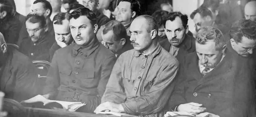 Подсудимые на Шахтинском процессе