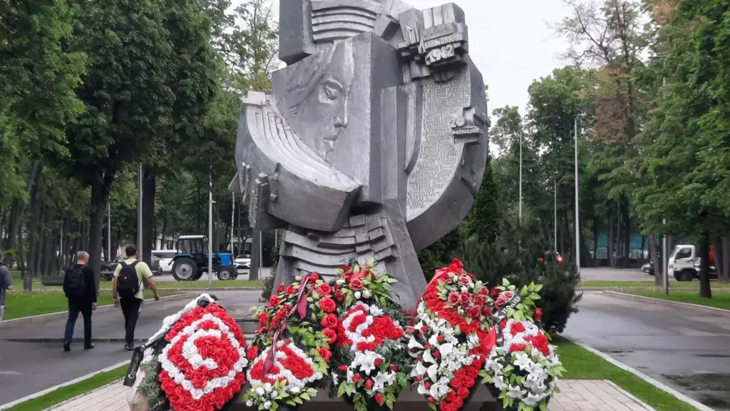 Памятник погибшим Памятник погибшим